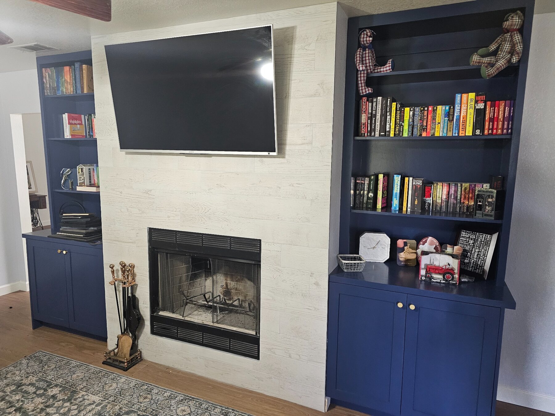 Built-in shelving thumbnail