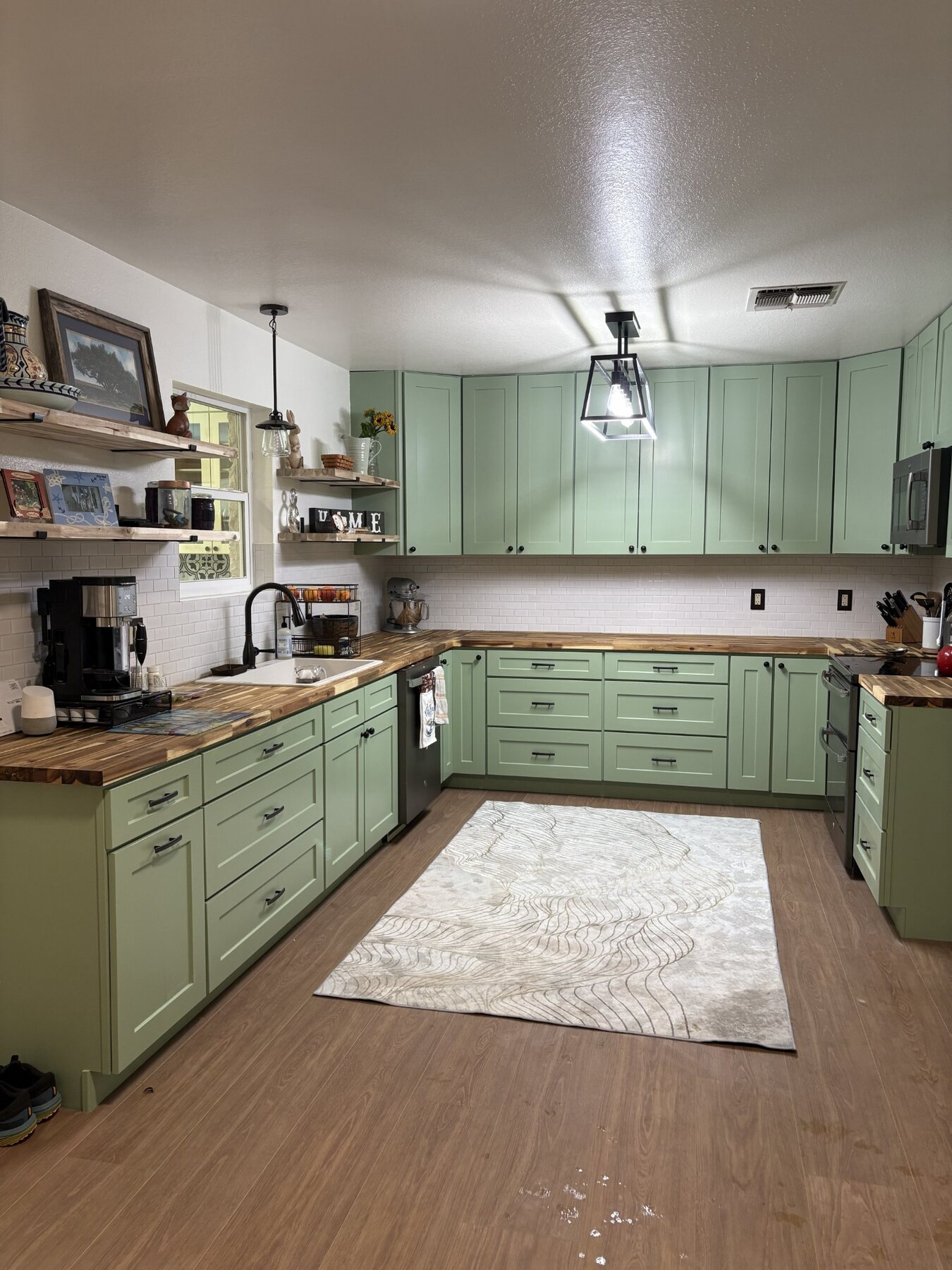 Completed Leander kitchen with new cabinets and countertops